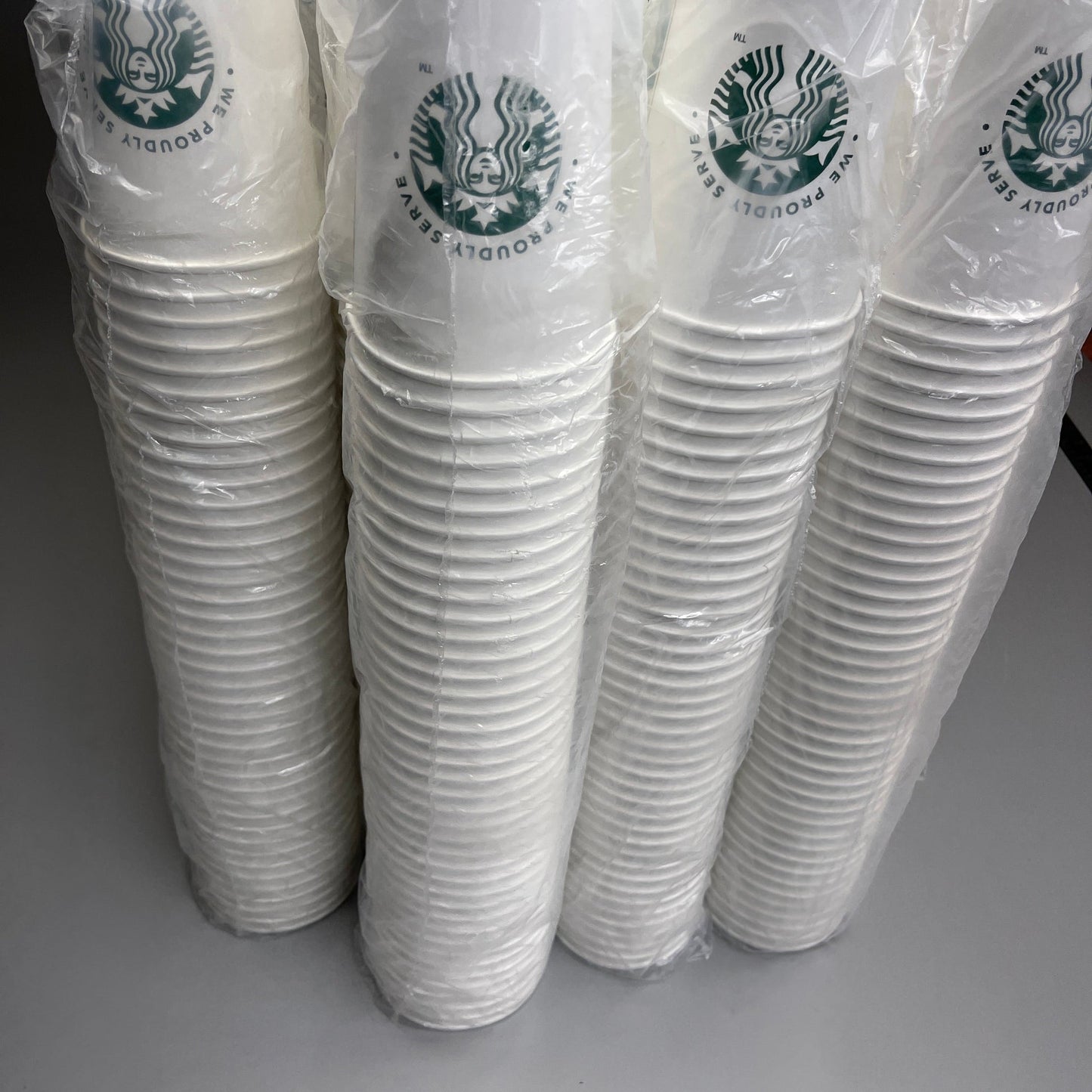 STARBUCKS 20 oz Venti HOT Cups White 600 ct Model: 011098808