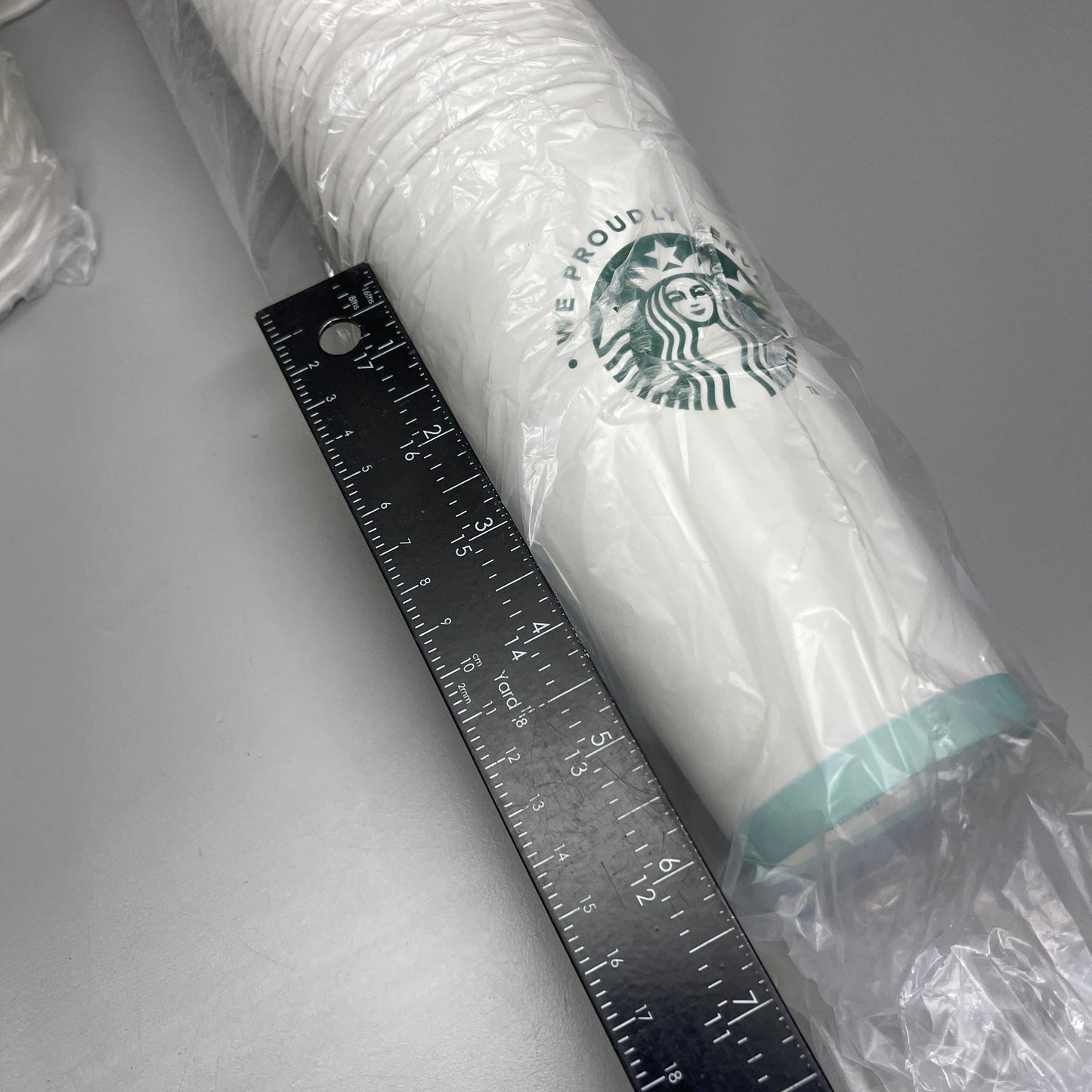 STARBUCKS 20 oz Venti HOT Cups White 600 ct Model: 011098808