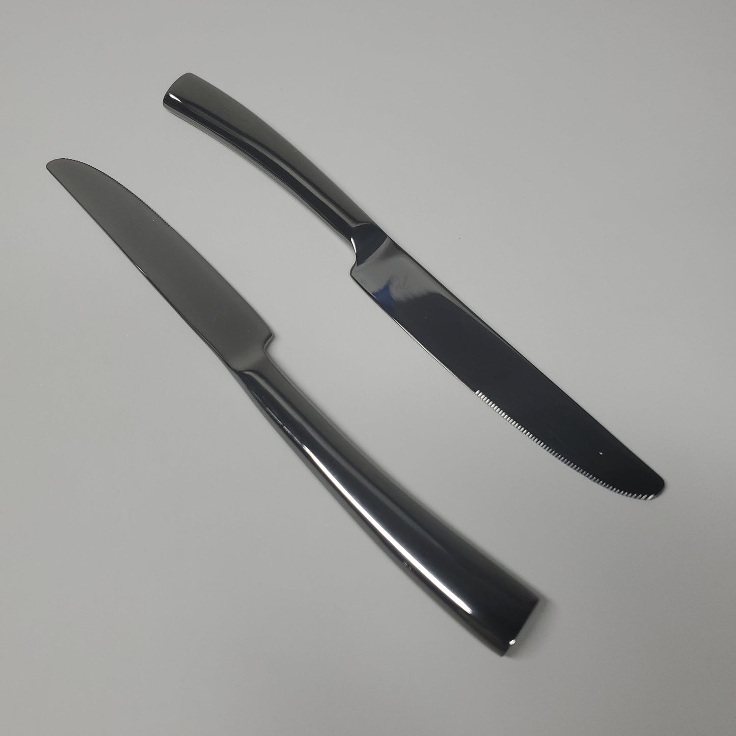 WORLD TABLEWARE - Aspect Dinner Knives 12 Pcs. Master's Gauge, Extra Heavy Weight Stainless Steel Size: 9-3/8" Dark Gunmetal Finish